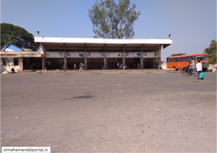 mul bus stand platform area
